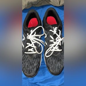 New Balance turf shoes NWOT men’s
